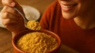 Sonhar comendo farofa: simplicidade, fartura e afeto