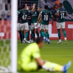 Palmeiras vence Bragantino e mantém liderança invicta