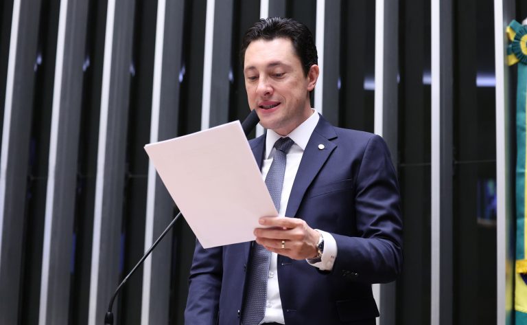 Câmara aprova minirreforma que limita multas e amplia parcelamento partidário