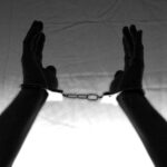 Homem é preso após matar o próprio pai de 90 anos a pauladas em Goiás