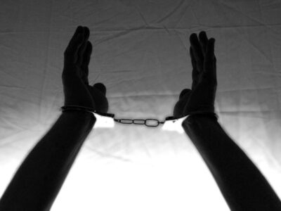 Homem é preso após matar o próprio pai de 90 anos a pauladas em Goiás