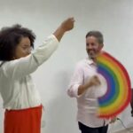 Leandro Grass aprende a bater leque em aula inusitada