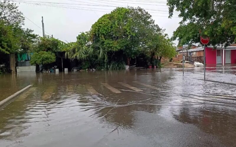 RS: 500 desalojados, emergência e rodovias afetadas