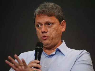 Tarcísio diz que São Paulo avançou sem apoio do governo federal
