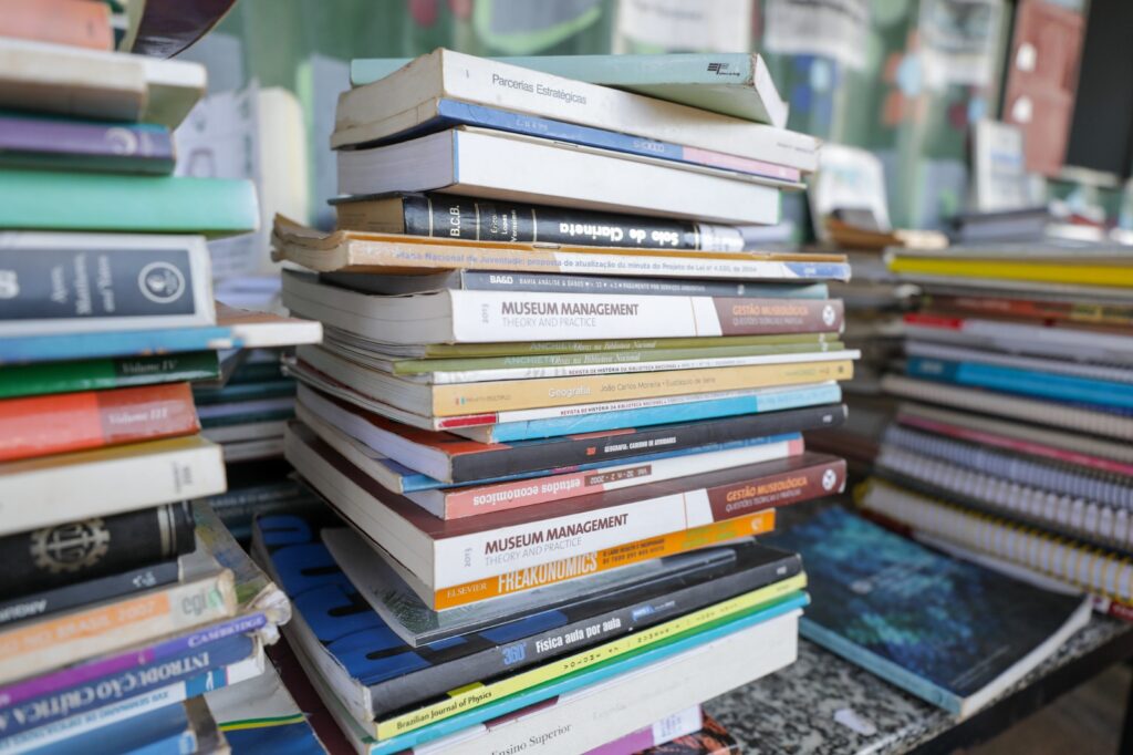 Venda de livros cresce 6,5% em 2025; obras gerais lideram