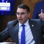Flávio vê perseguição estatal em ação contra produtora de ‘Dark Horse’