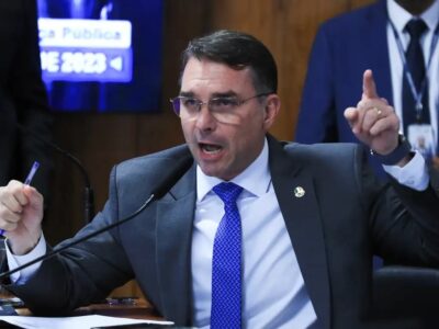 Flávio vê perseguição estatal em ação contra produtora de ‘Dark Horse’