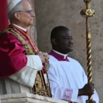 Papa promete tornar Igreja “lugar seguro” após reunião com vítimas