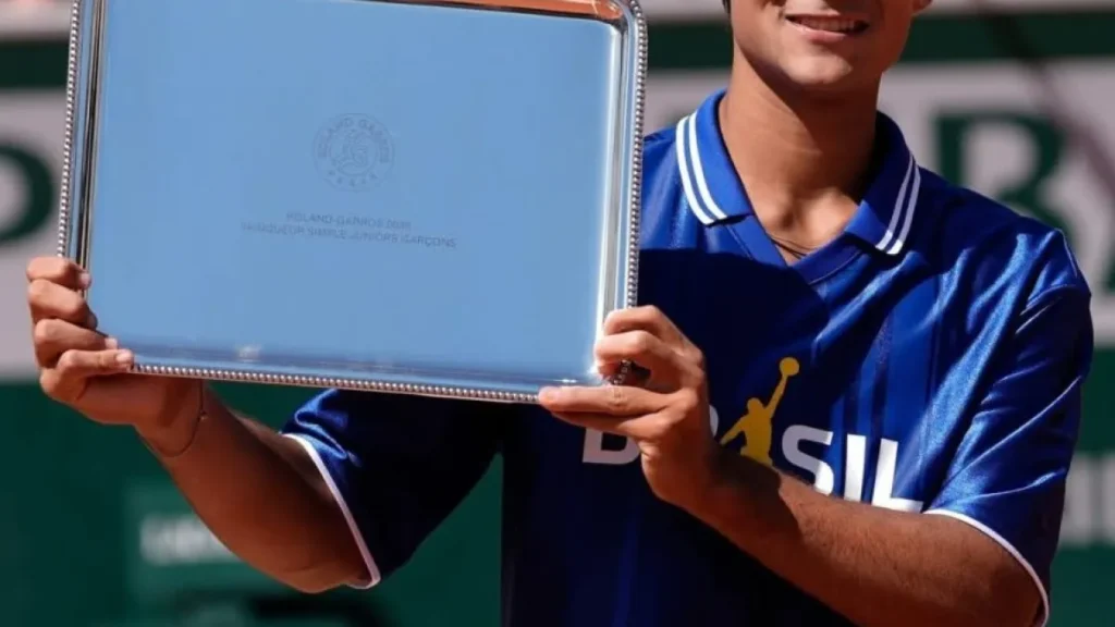 Tenista goiano de 17 anos sonha ser o maior da história