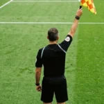 FIFA recua e mantém regra do impedimento para 2026