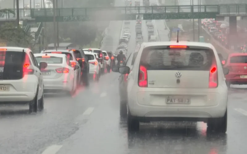 Dia dos Namorados no DF terá chuva e trovoadas, aponta Inmet