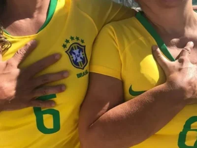 Família com seis dedos em Brasília inspira Brasil na Copa