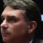 Flávio critica relação de Bolsonaro com imprensa e promete mudança