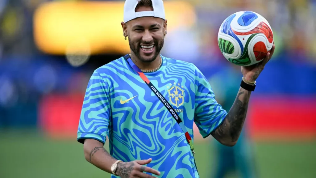 Neymar é festejado em retorno ao treino da Seleção