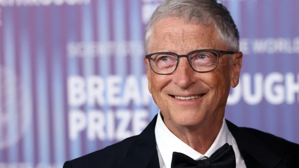 Gates afirma que Epstein tentou chantageá-lo