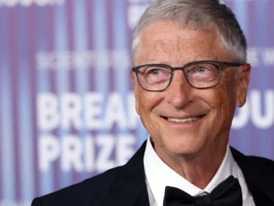 Gates afirma que Epstein tentou chantageá-lo