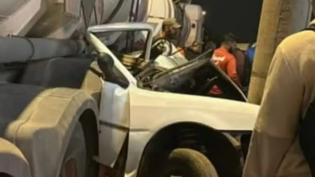 Motorista morre após carro ficar prensado entre caminhão e poste em GO