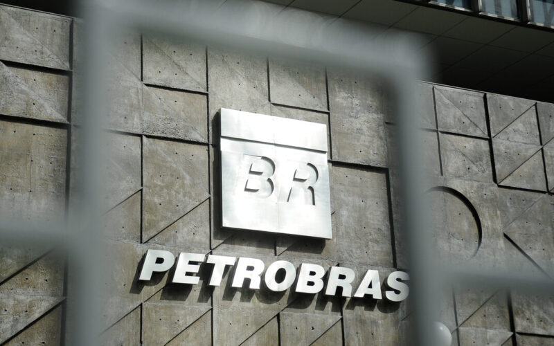 Petrobras adere a subvenção de R$1,12/litro no diesel