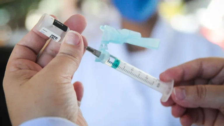 Saúde prorroga vacinação contra HPV para jovens de 15 a 19 anos