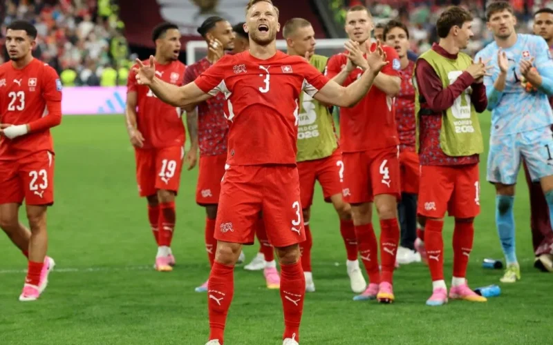 Suíça vence Argélia e avança às oitavas da Copa 2026