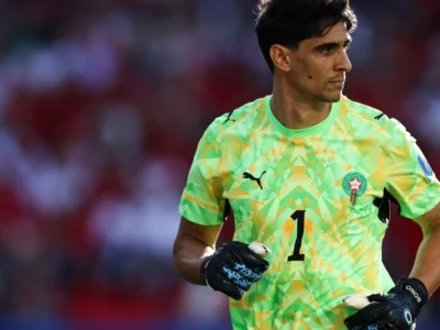 Bono recusou Canadá e enfrenta país natal pela 2ª vez na Copa