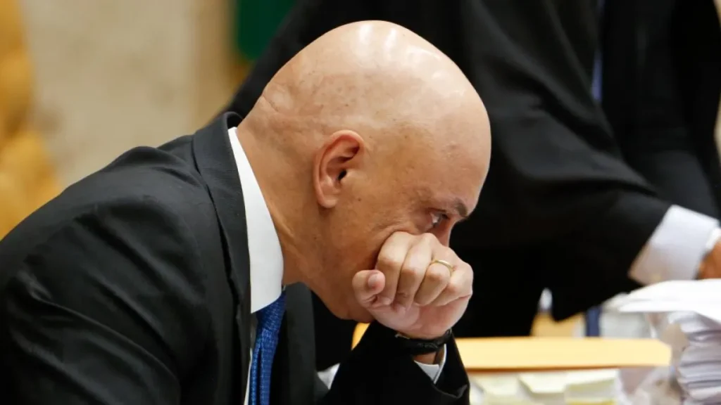 Moraes autoriza Braga Netto a estudar e reduzir pena na prisão