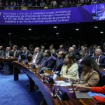 Senado aprova pena maior para crimes contra médicos e professores