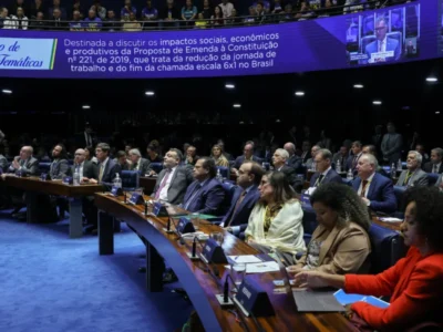 Senado aprova pena maior para crimes contra médicos e professores
