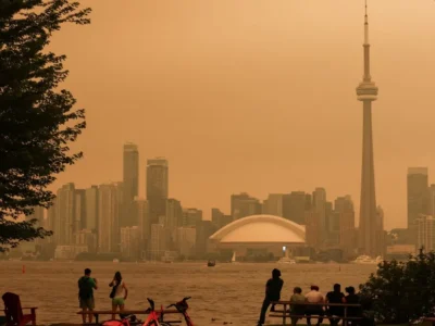 Fumaça de incêndios no Canadá cobre EUA e afeta saúde