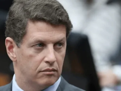 Justiça tira do ar vídeo de Salles contra André do Prado