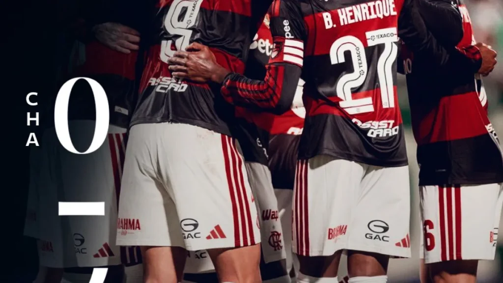 Pedro brilha, Flamengo goleia Chapecoense e segura Palmeiras