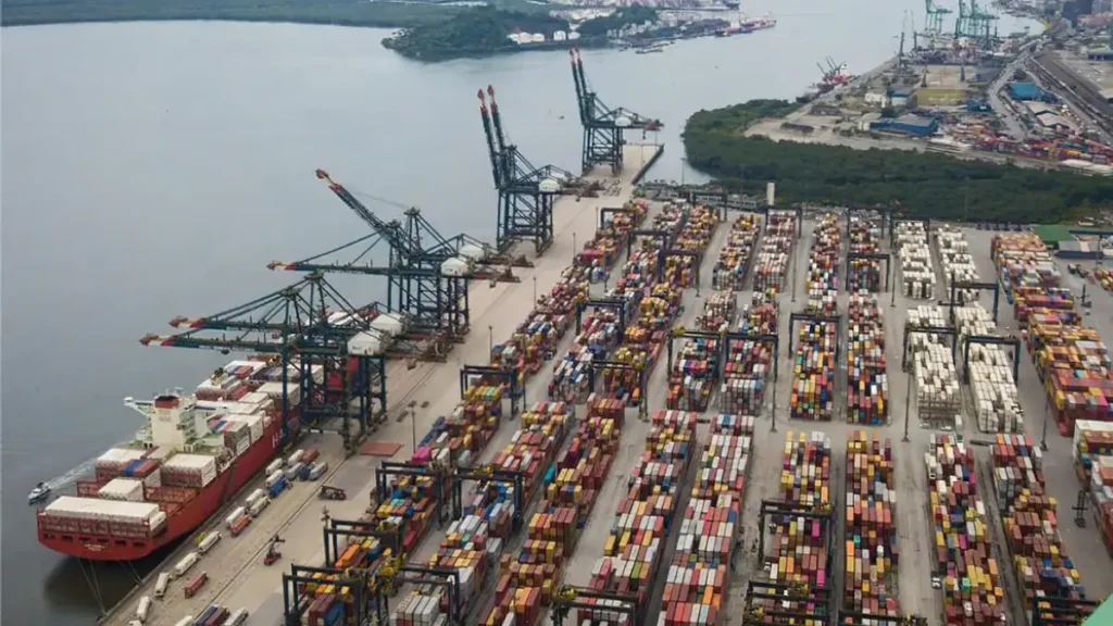 Alta de exportações reduz déficit em conta corrente