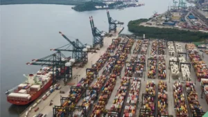 Alta de exportações reduz déficit em conta corrente