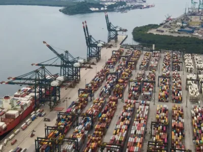 Alta de exportações reduz déficit em conta corrente