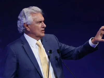 Caiado: “O rei protege o príncipe” e compara Lula a Bolsonaro