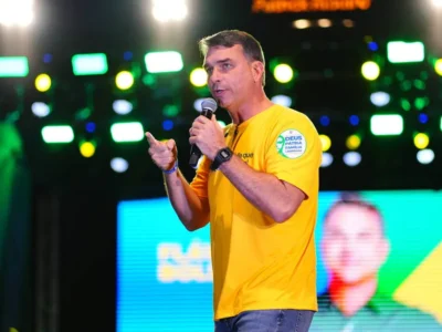 Flávio Bolsonaro diz que aceitará resultado e vê TSE diferente de 2022