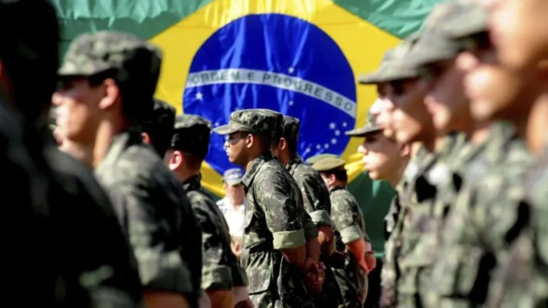 Coronel é condenado por livro que critica Exército e cita corrupção