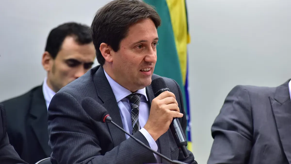 PF: servidor do BC ajudou Master a vender banco ao Nubank