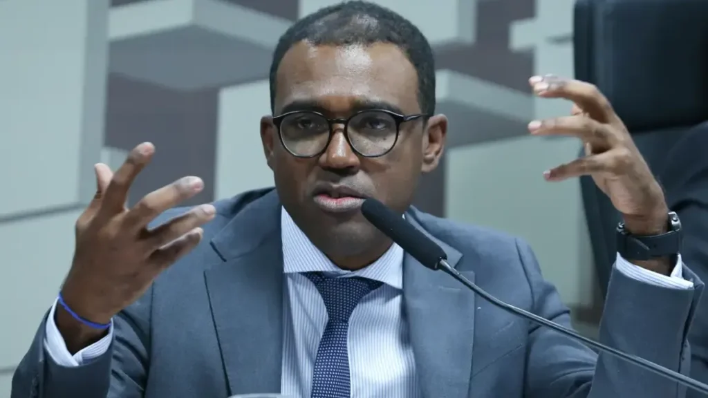 Diretor do BC relata à PF ambiente hostil e temor de vazamentos no caso Master