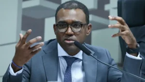 Diretor do BC relata à PF ambiente hostil e temor de vazamentos no caso Master