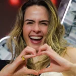 Ana Paula Renault atrai fãs eufóricos em painel no SP2B