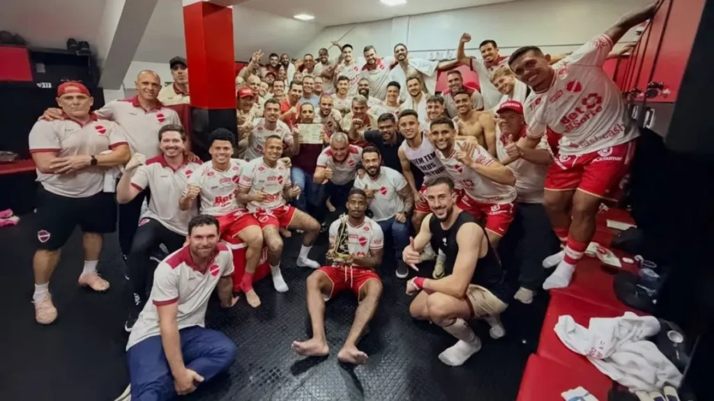 Vila Nova vence Atlético-GO no clássico e se reabilita na Série B